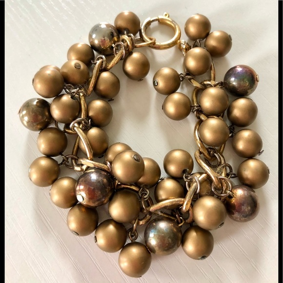 Newman Marcus 2 asymmetric Gold hinged 4” cuff bracelets. - Picture 6 of 16